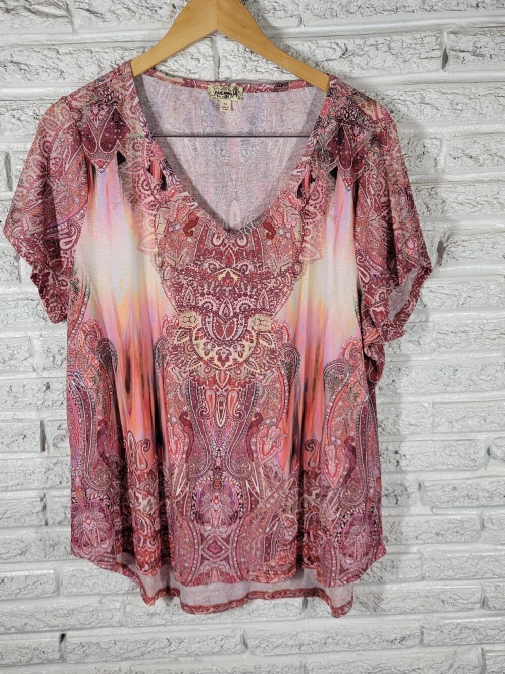 One World Live Let Live Top 3X Multicolor Geometric Rhinestone V-Neck GEO94E
